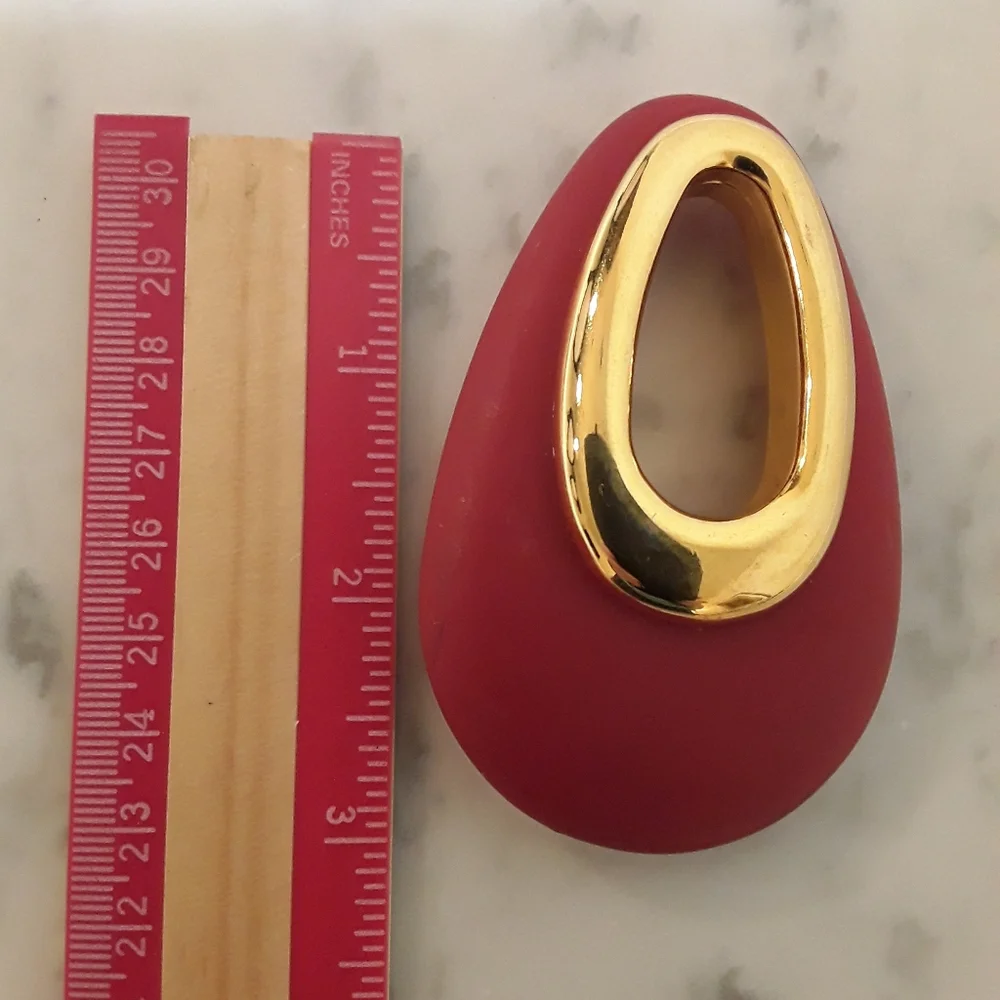 Liz Claiborne Vintage Goldtone  and Red Oval Brooch